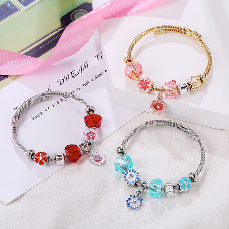 Stylish Stainless Metal Love Flower Crystal Bead Allure Bracelet for Ladies - Luxurious Jewellery